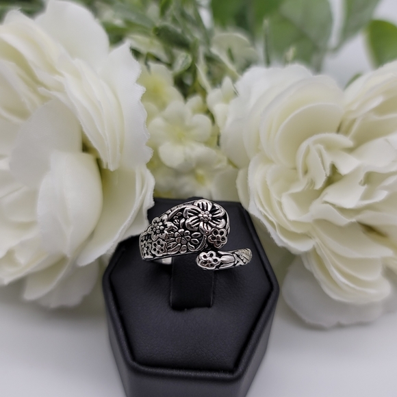 ❤️ FLORAL SPOON RING - Picture 7 of 8